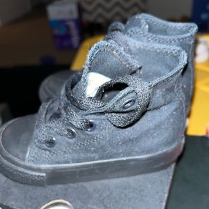 Toddler boys converse